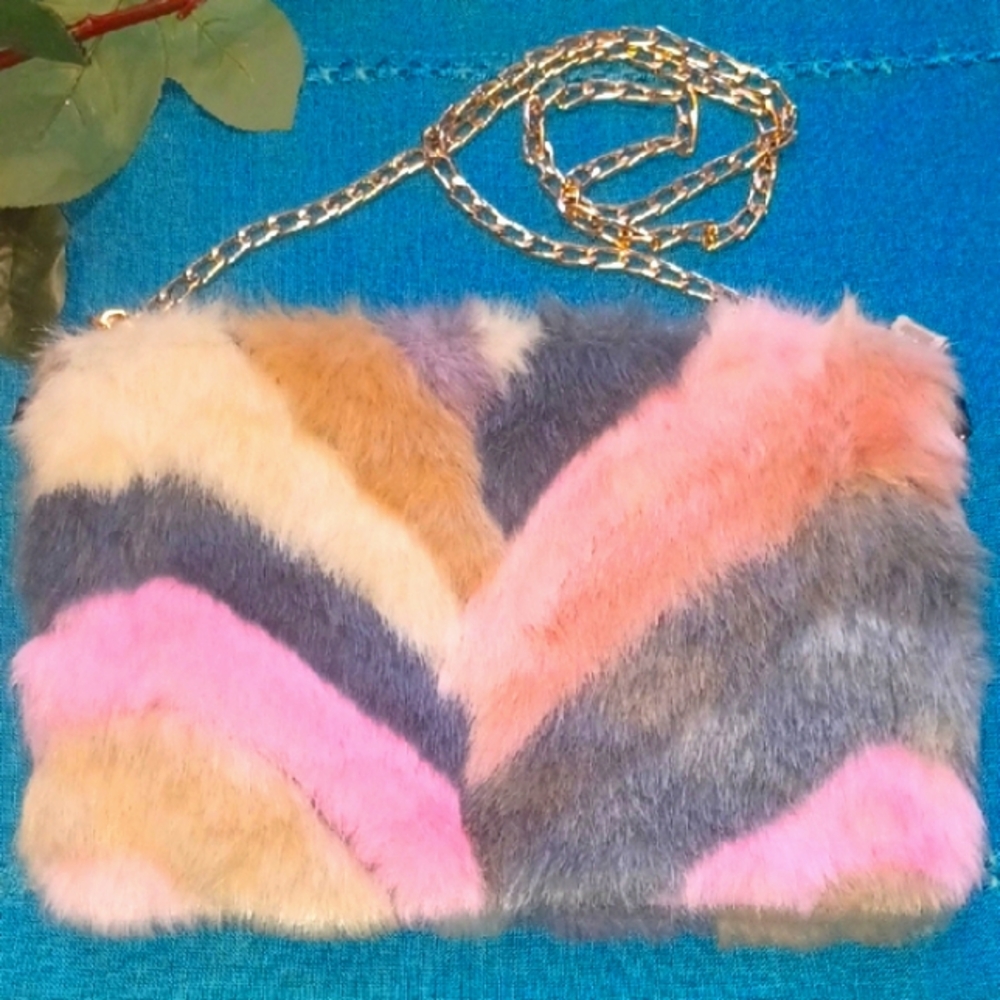 Gianni Bernini Faux Fur Chain Shoulder Bag - Picture 3 of 4